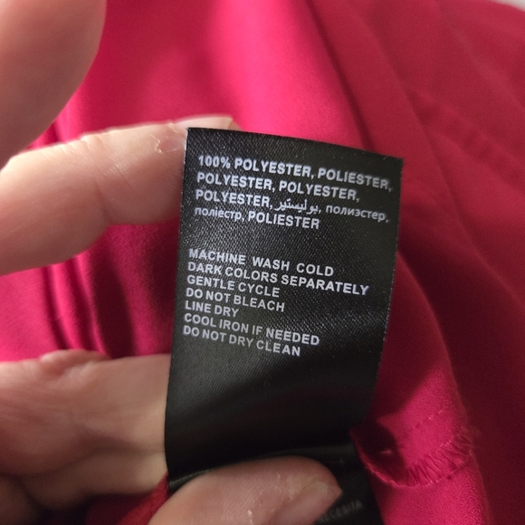 ⭐️Bebe Women's Red Blouse With Gold Accents Size XS - Picture 5 of 6